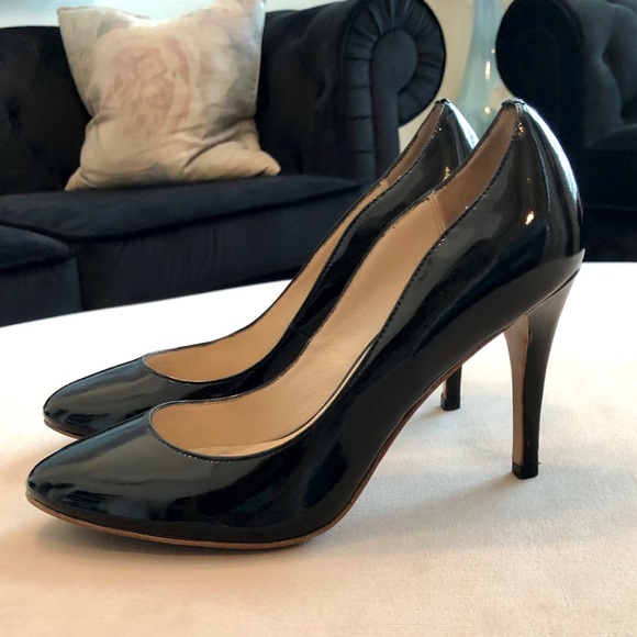 ELIE TAHARI PATENT LEATHER ROUND TOE PUMPS - Picture 4 of 15